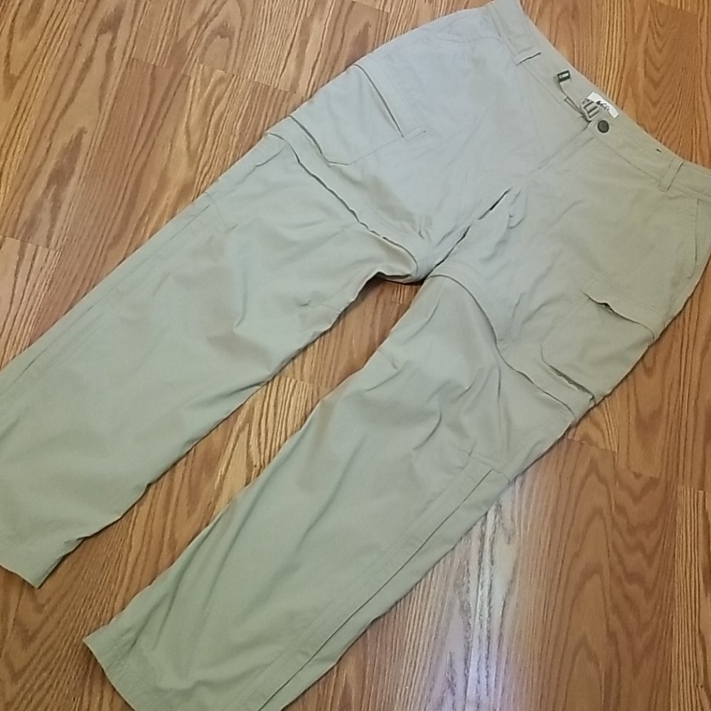 REI‎ co op relaxed fit pants/shorts 14
